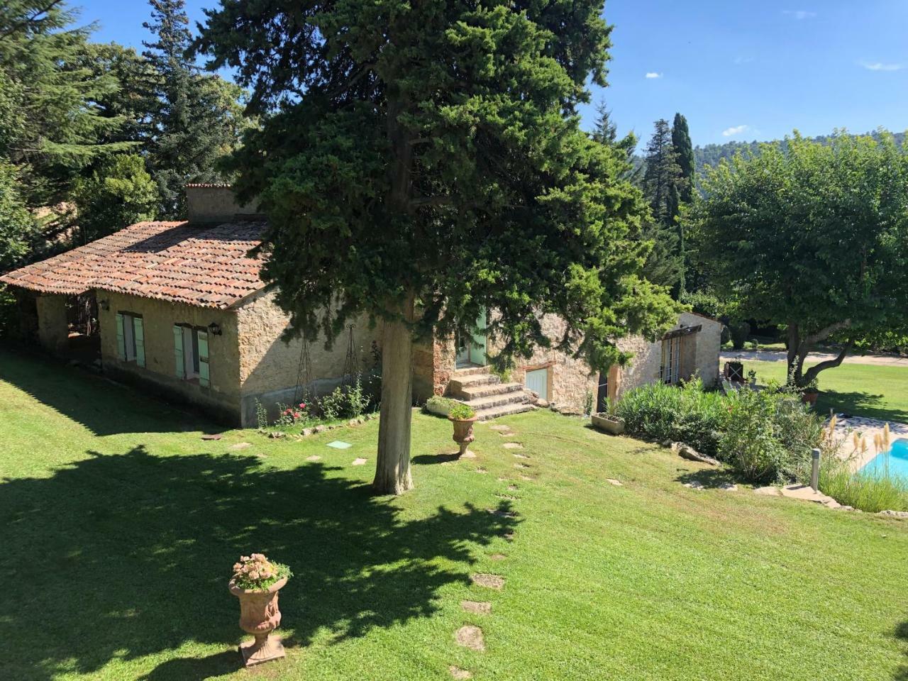 Ferme Le Pavillon Bed and Breakfast Bargemon Exteriör bild